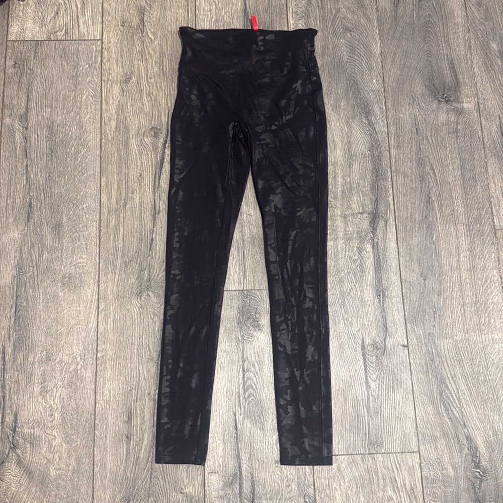 • Spanx • Women’s Black Faux Leather Camo Leggings 
Small - Picture 2 of 4